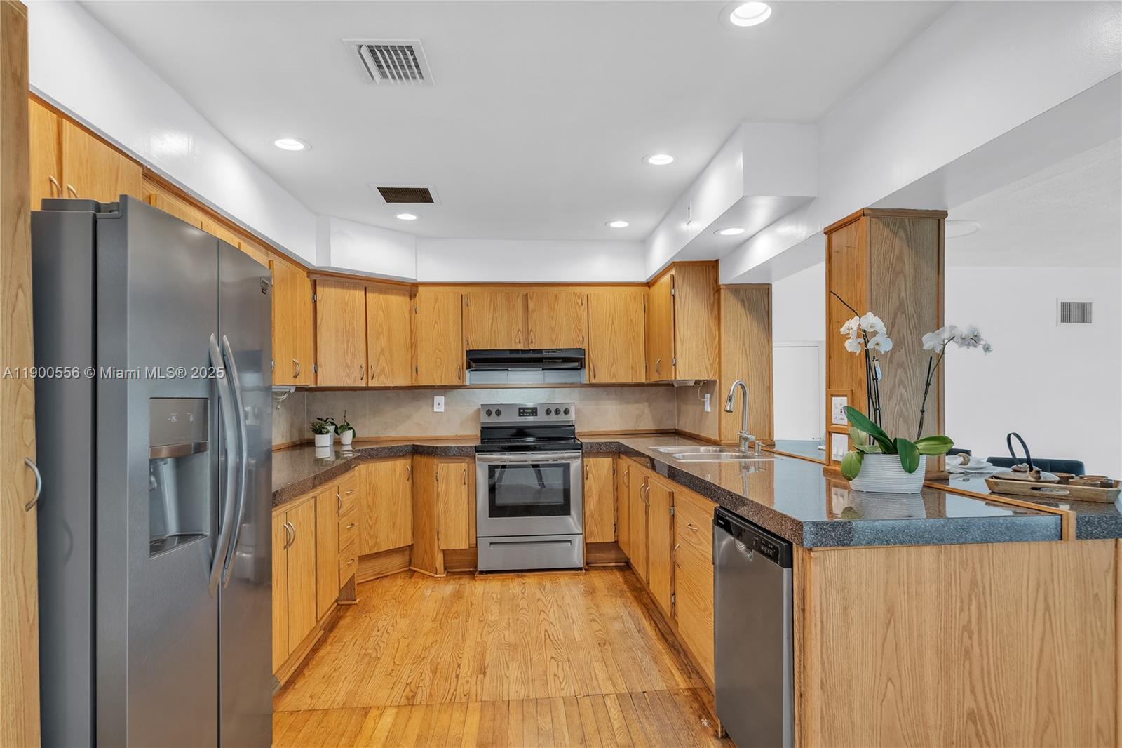 MIAMI SHORES SEC 5 - Residential