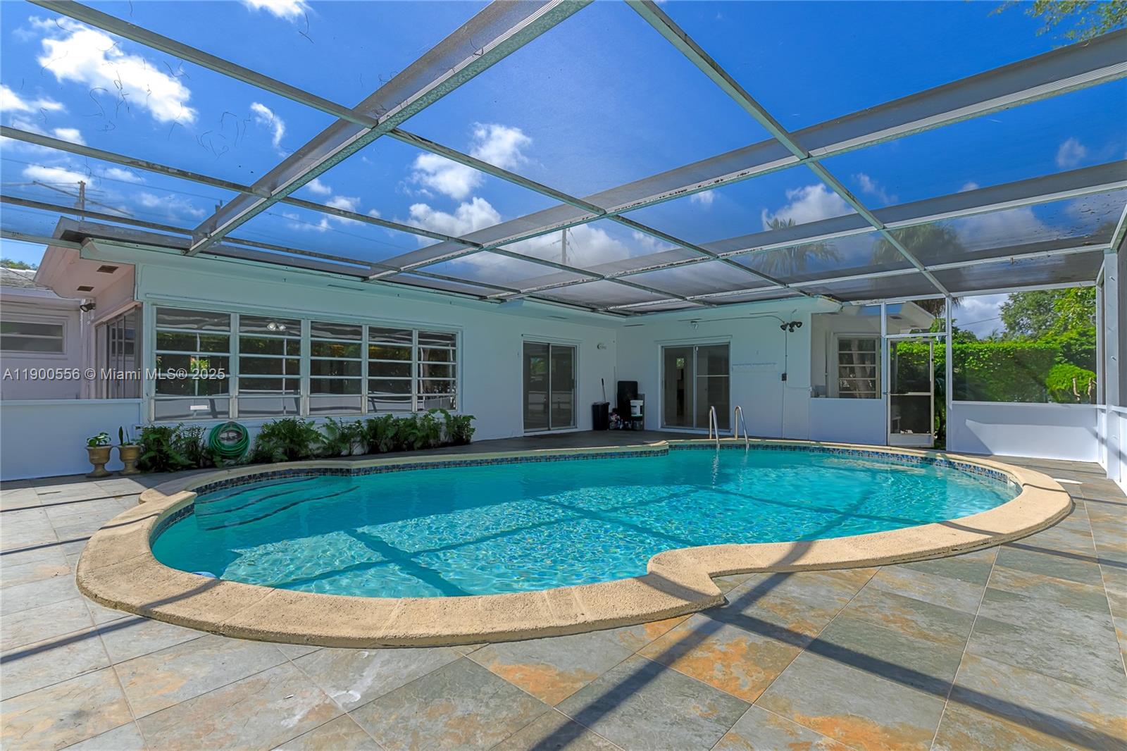 MIAMI SHORES SEC 5 - Residential