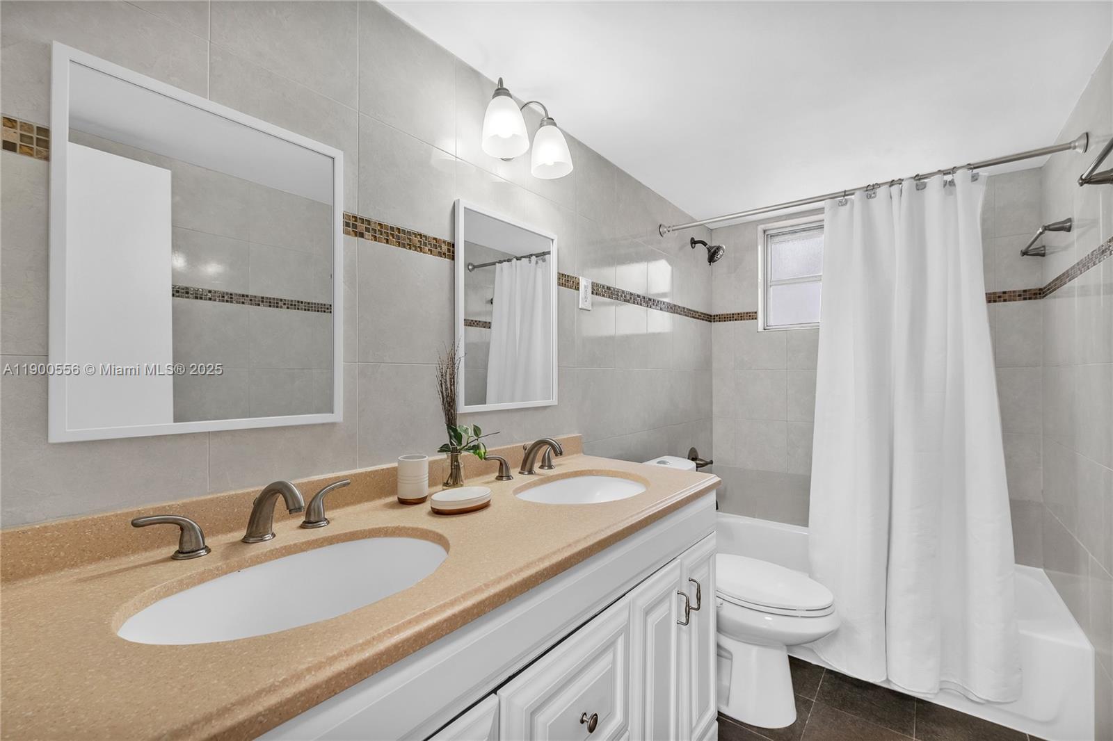 MIAMI SHORES SEC 5 - Residential