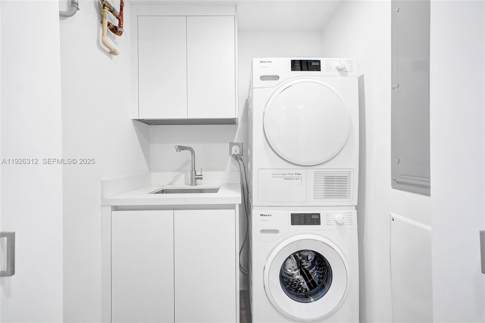 KEY CASSA CONDO - Residential Lease