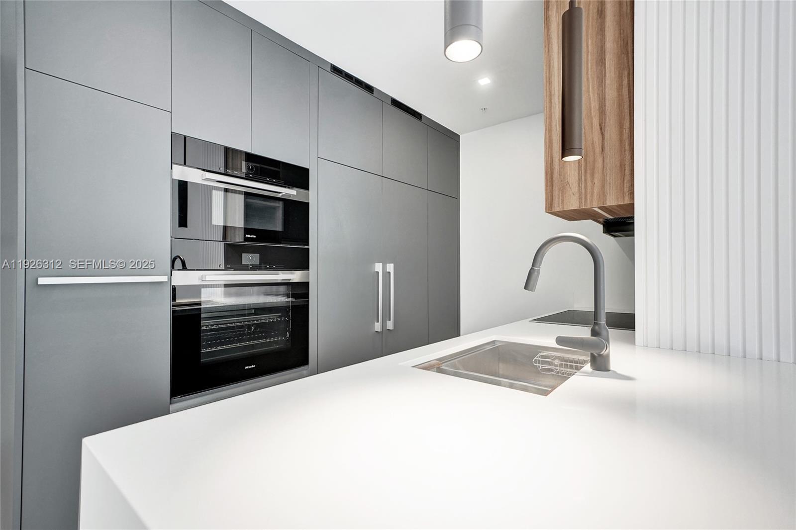 KEY CASSA CONDO - Residential Lease