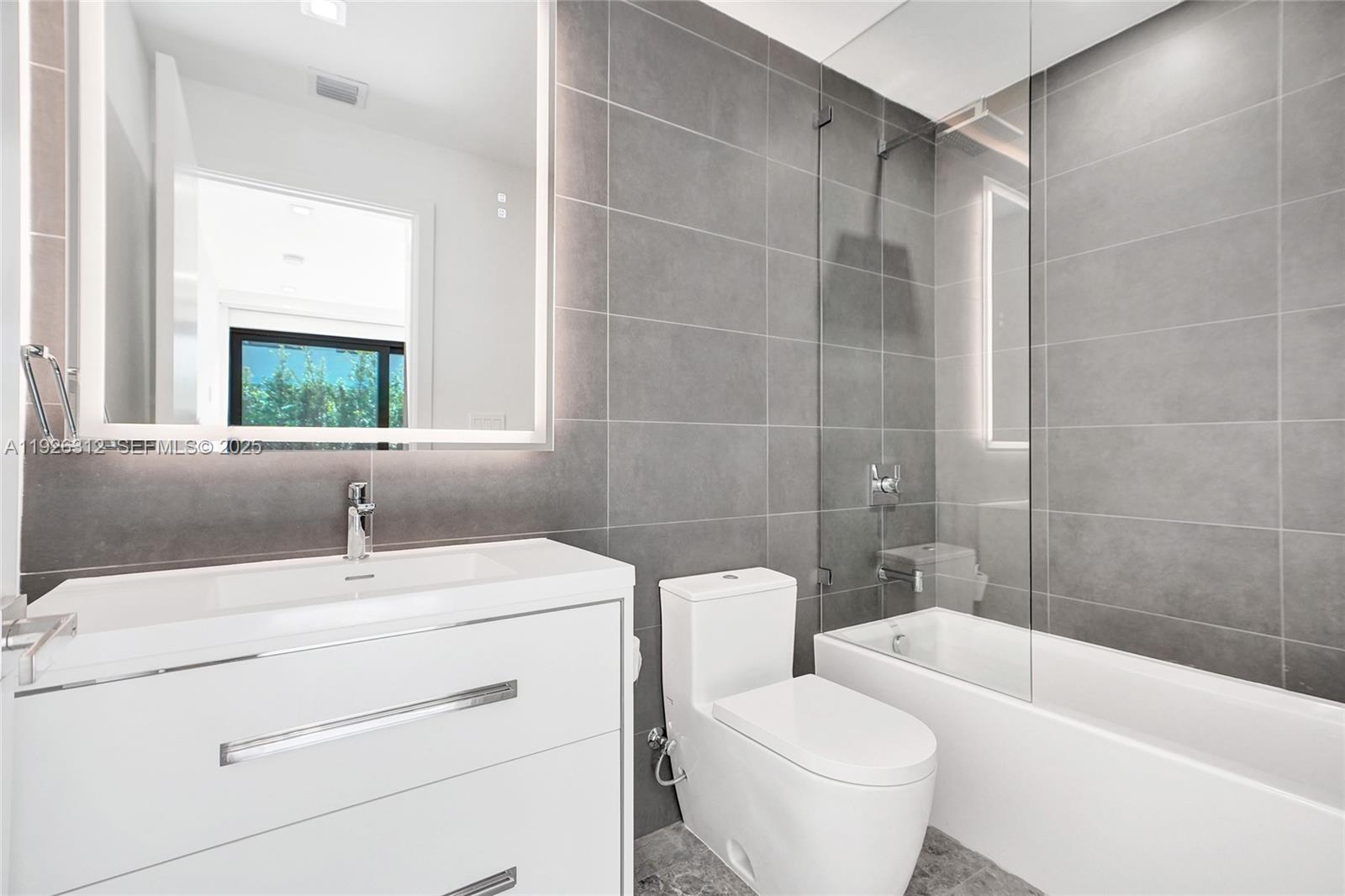 KEY CASSA CONDO - Residential Lease