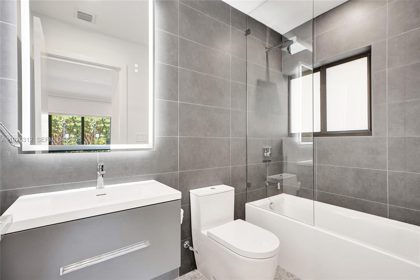 KEY CASSA CONDO - Residential Lease