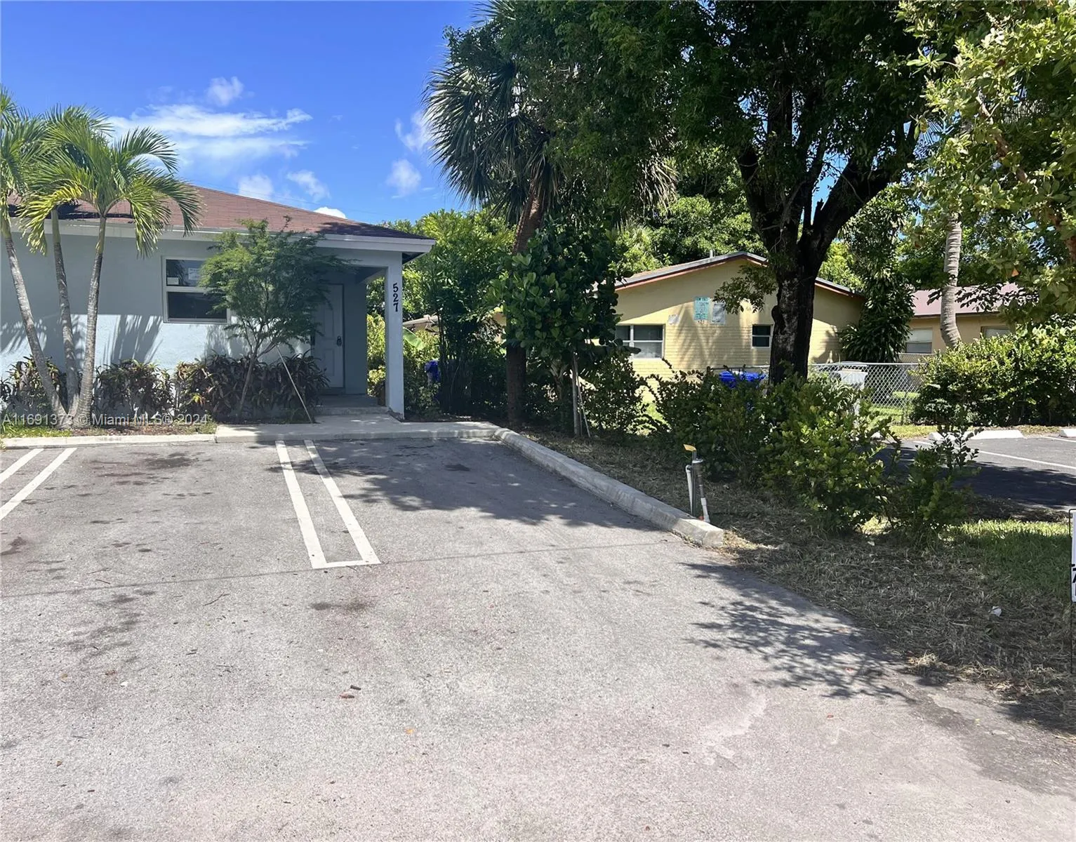 Pompano Beach, Florida 33060, United States, 3 Bedrooms Bedrooms, ,2 BathroomsBathrooms,Residential,Pending,33681