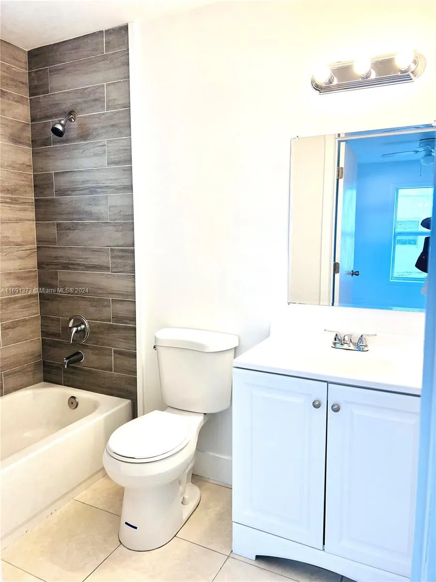 Pompano Beach, Florida 33060, United States, 3 Bedrooms Bedrooms, ,2 BathroomsBathrooms,Residential,Pending,33681