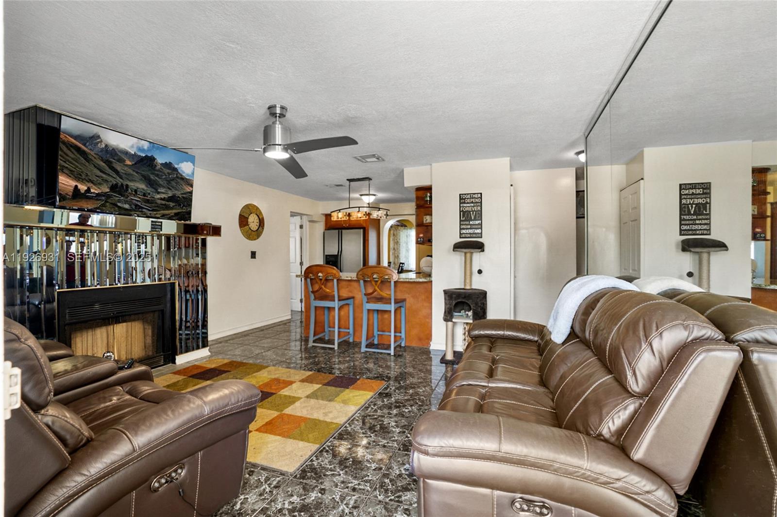 CRESTHAVEN NO 5 - Residential