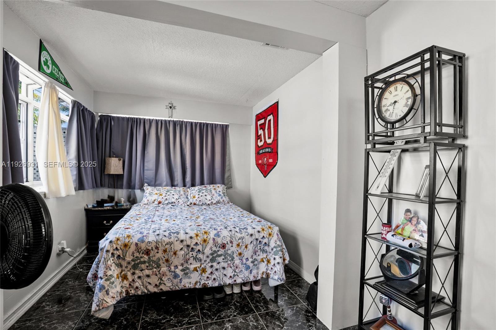 CRESTHAVEN NO 5 - Residential