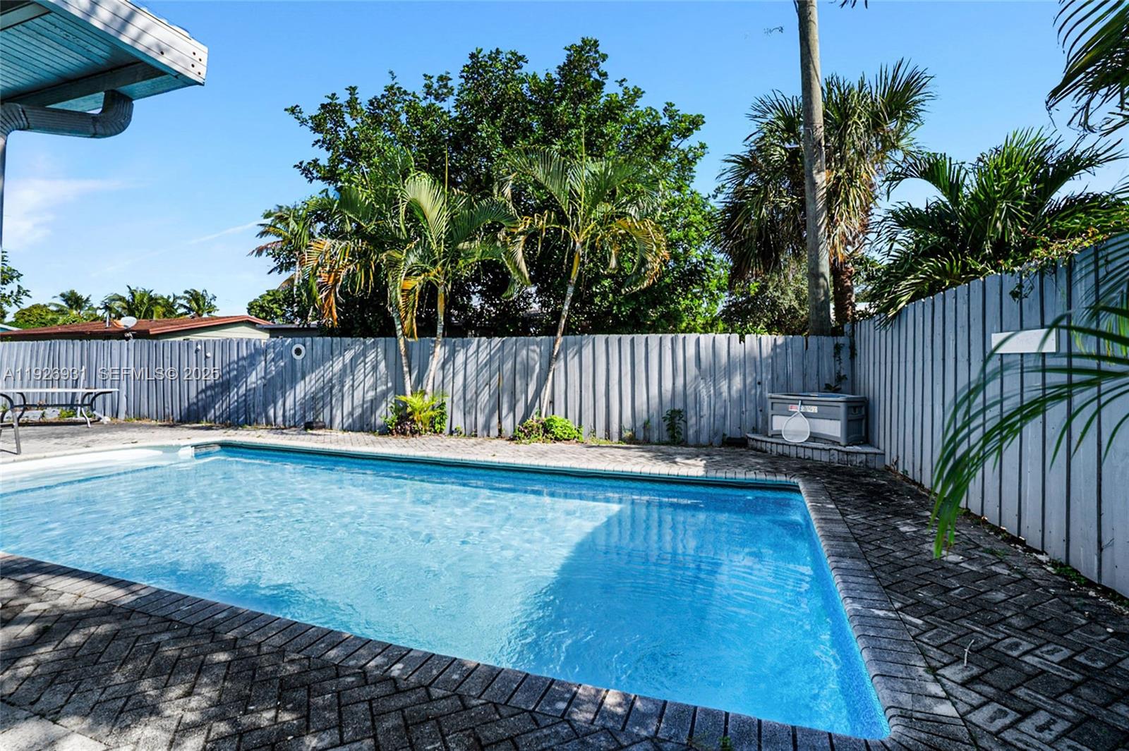 CRESTHAVEN NO 5 - Residential