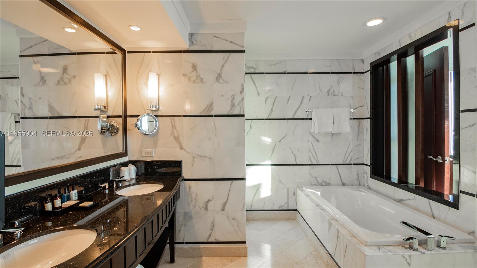 FONTAINEBLEAU III - Residential