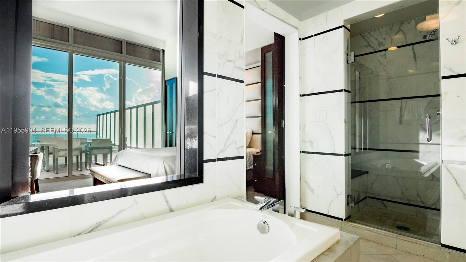 FONTAINEBLEAU III - Residential