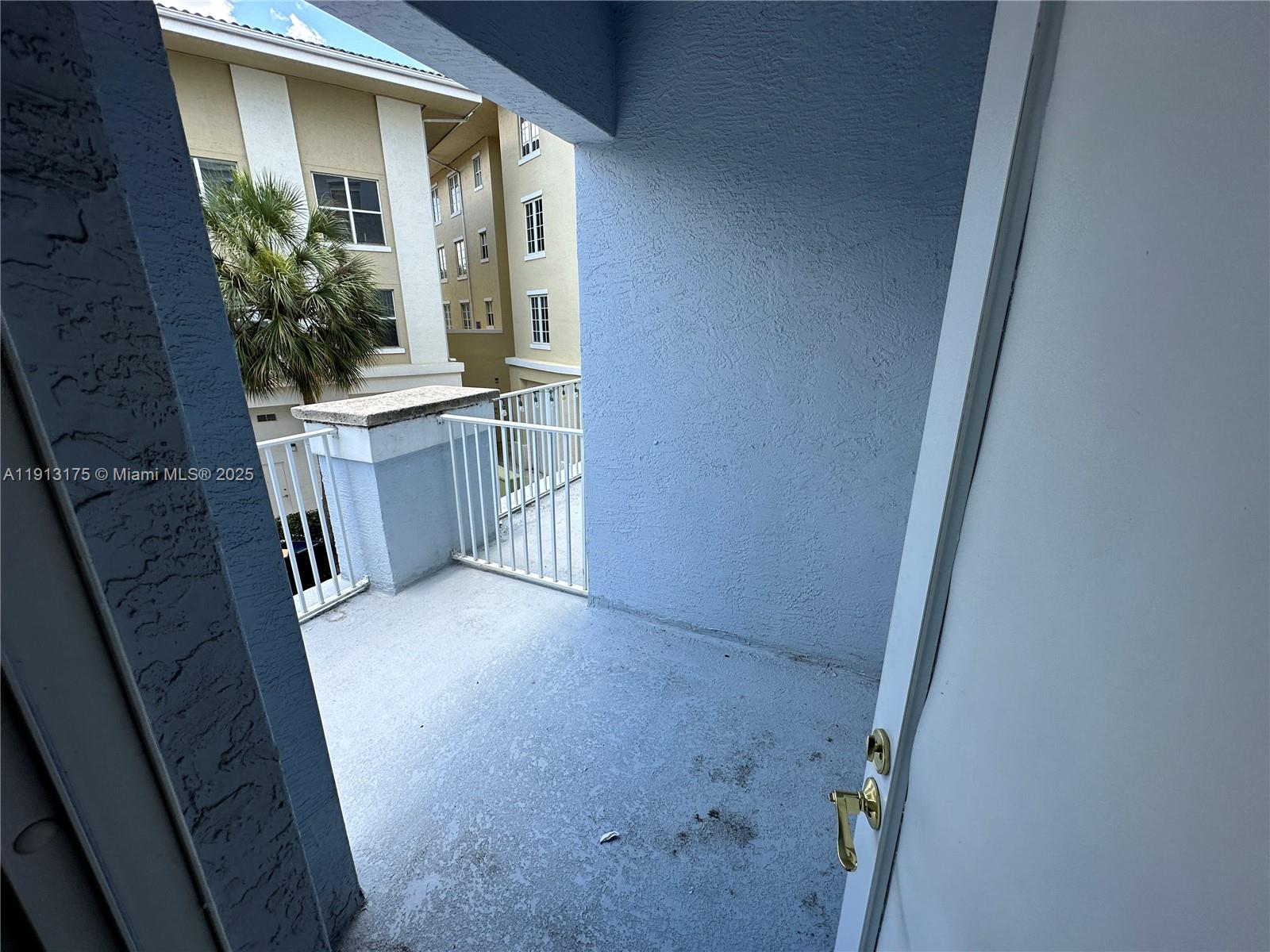 VILLAGE AT ABACOA CONDO - Residential Lease