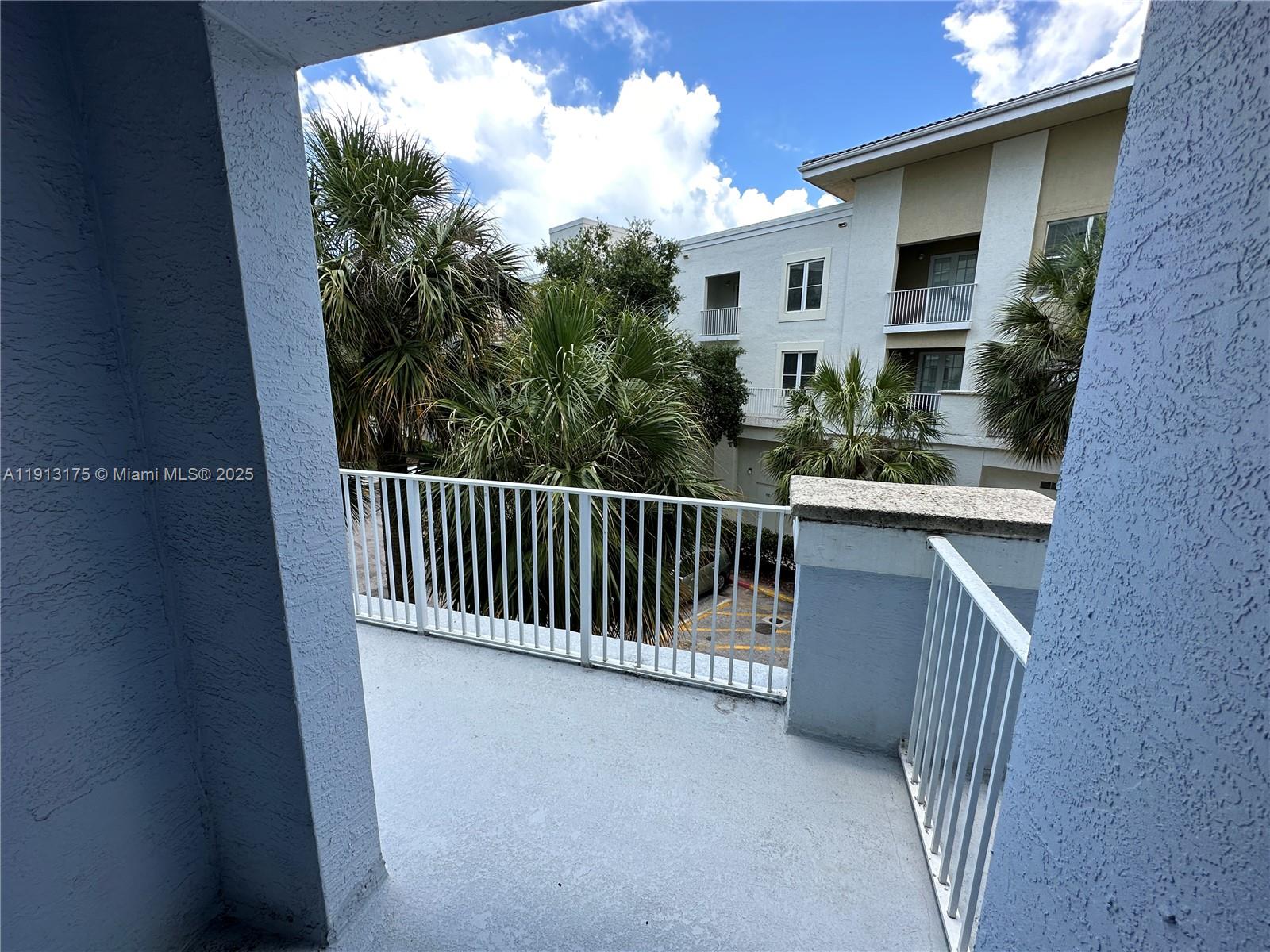 VILLAGE AT ABACOA CONDO - Residential Lease