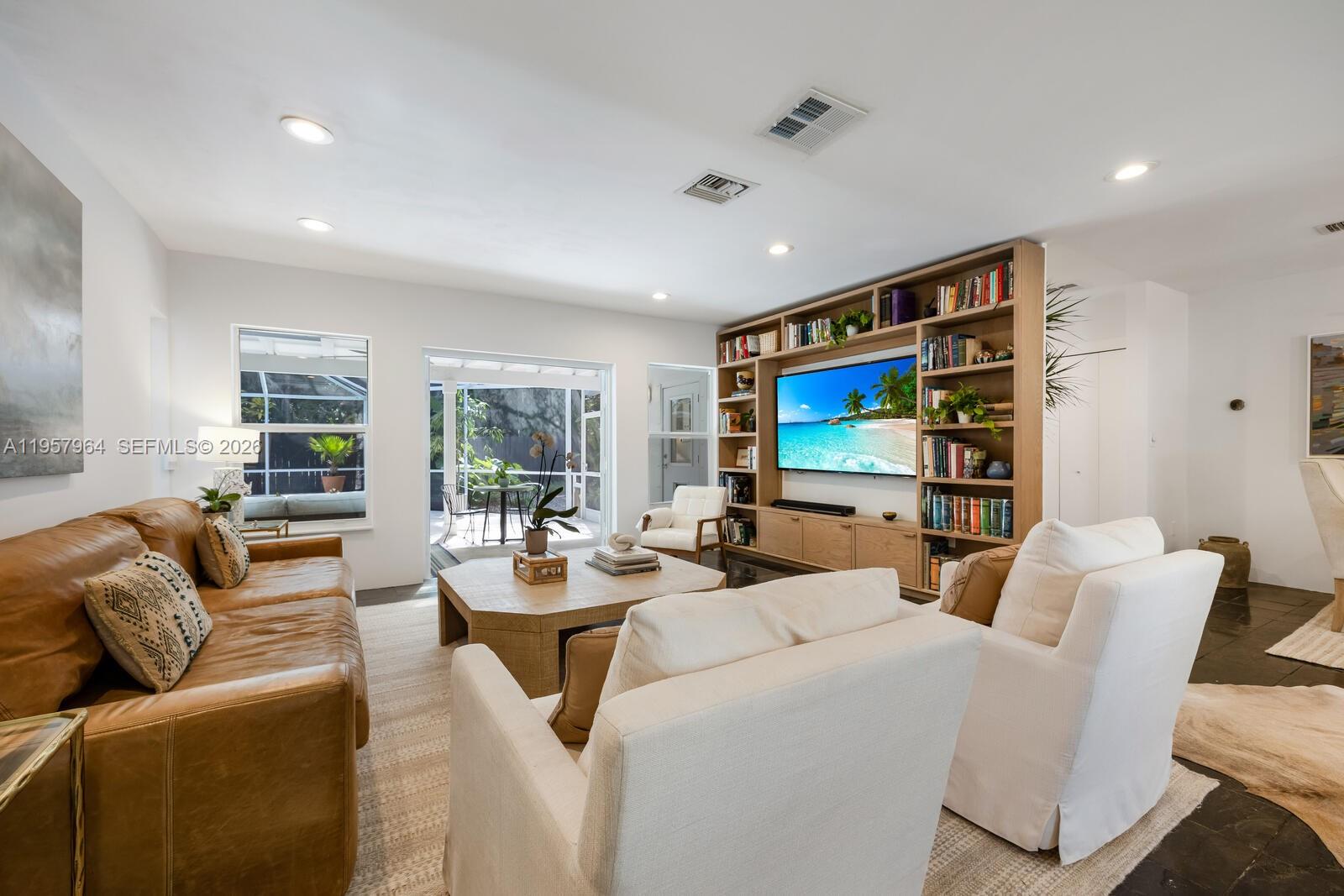 COLLEGE GROVES - Residential