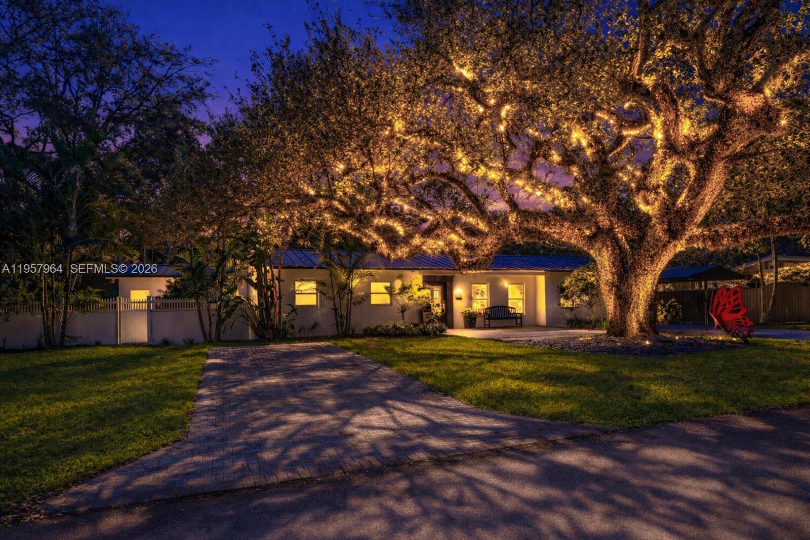 COLLEGE GROVES - Residential