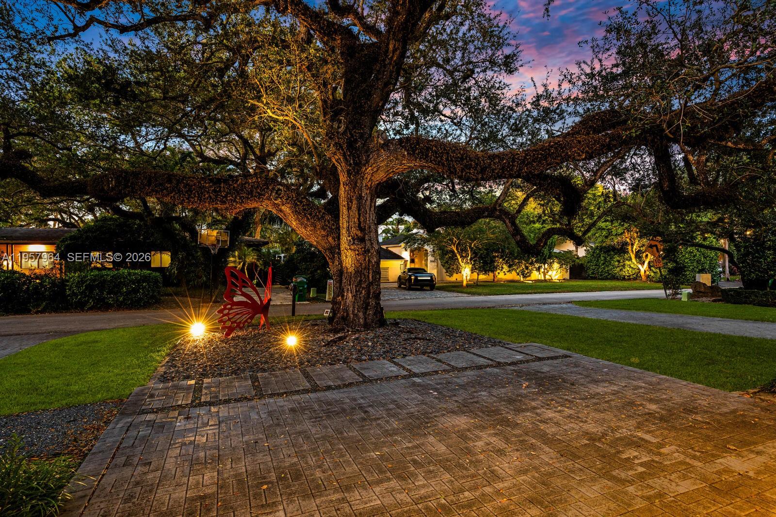 COLLEGE GROVES - Residential