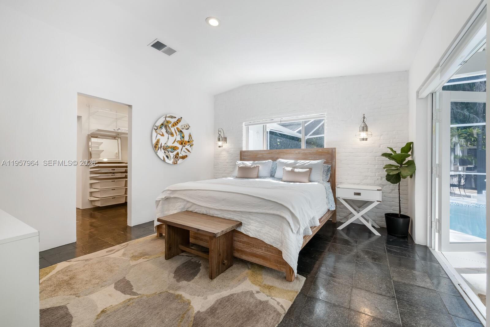 COLLEGE GROVES - Residential