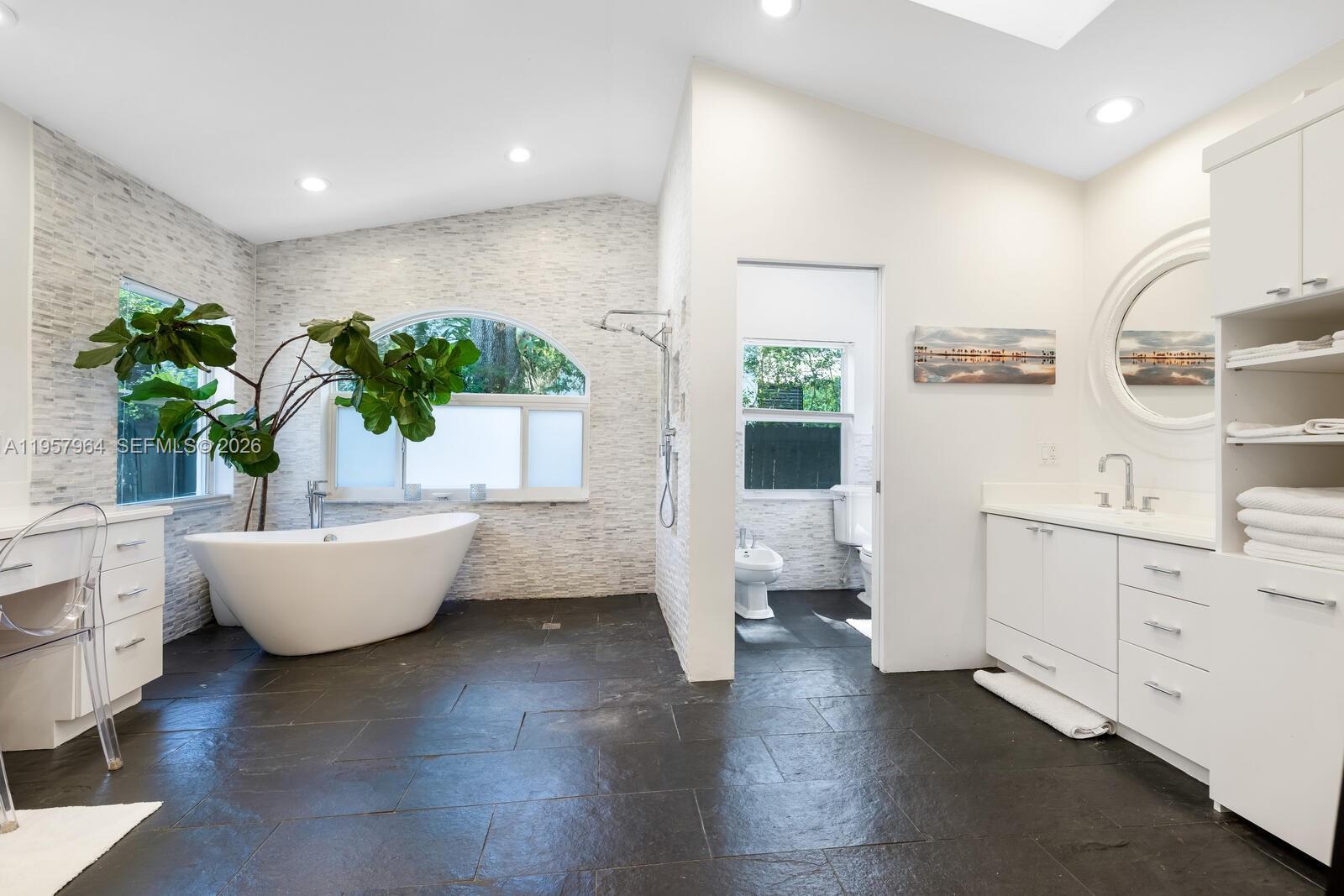 COLLEGE GROVES - Residential