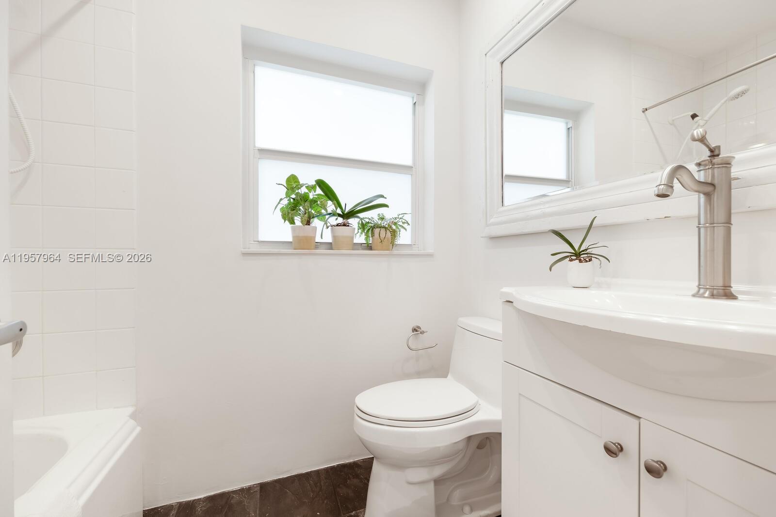 COLLEGE GROVES - Residential