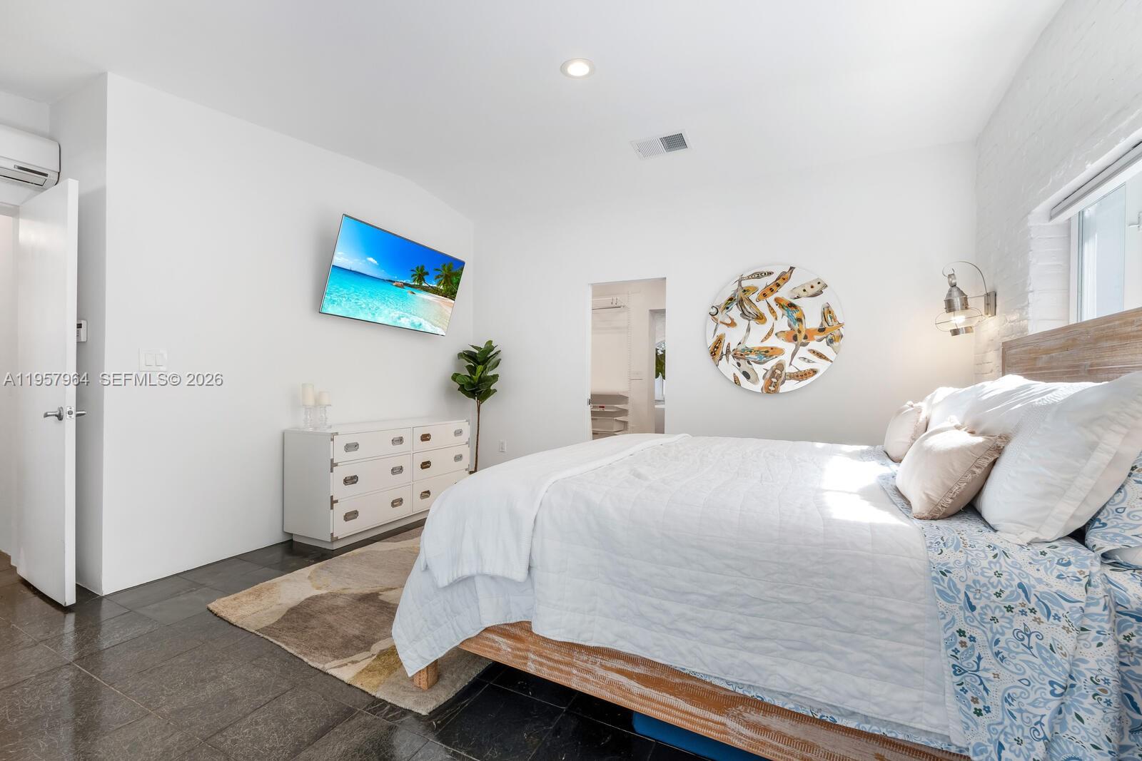 COLLEGE GROVES - Residential