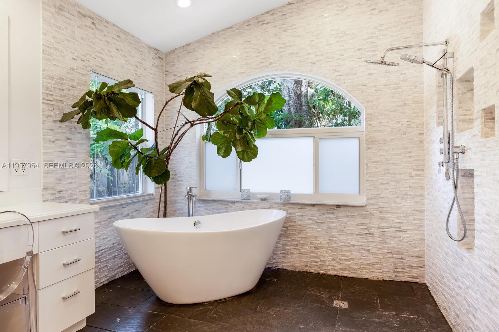 COLLEGE GROVES - Residential