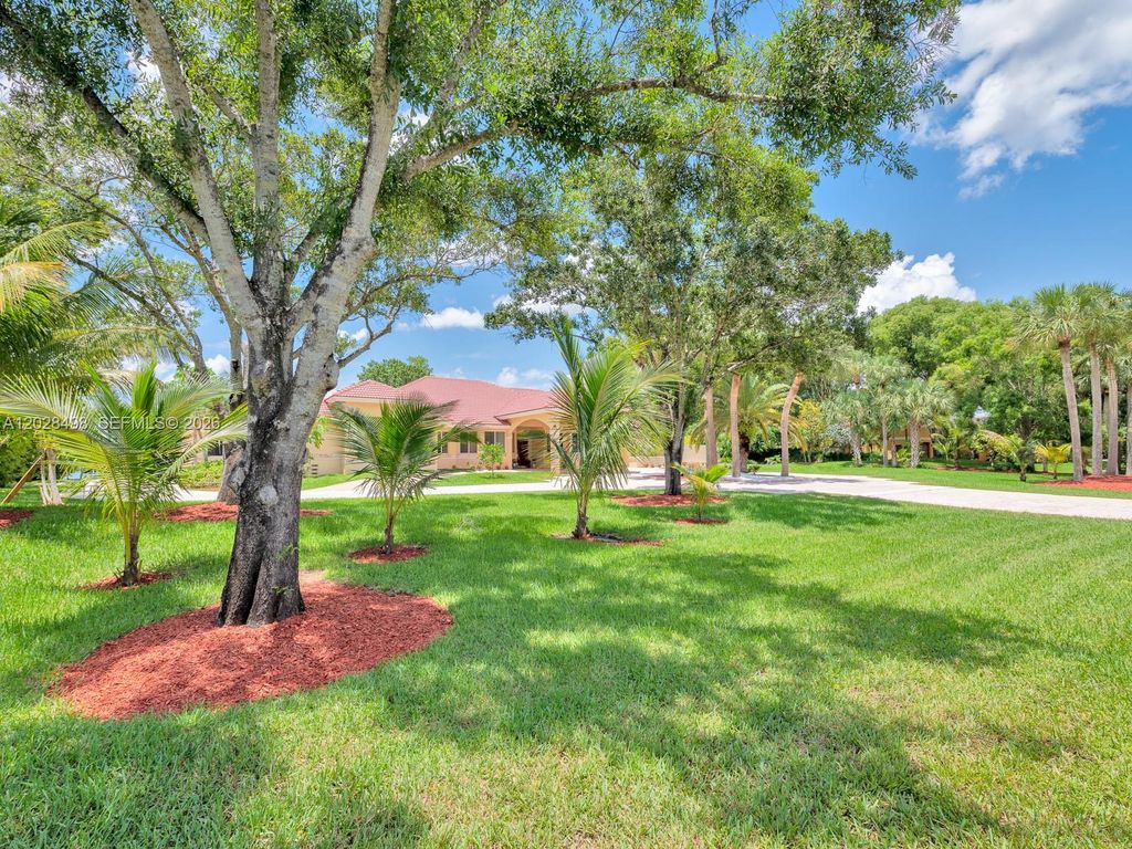 Photo of 2710 Walkers Way, Weston, FL 33331 (MLS # A12028498)