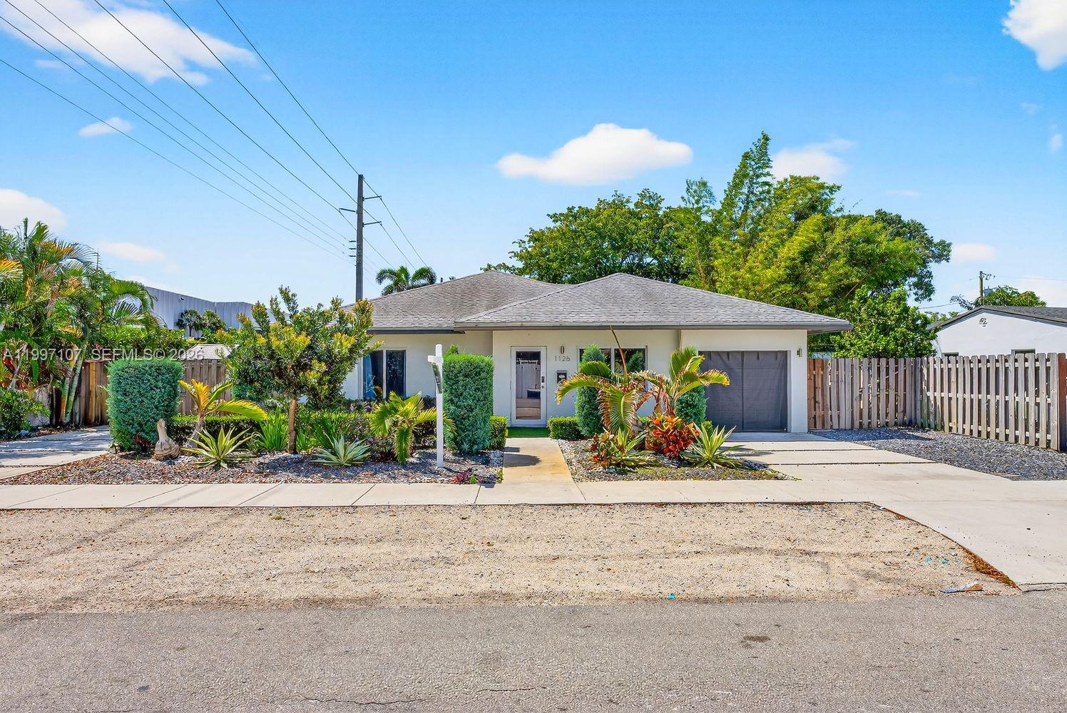 LAUDERDALE PARK 6-33 1/2 - Residential Lease