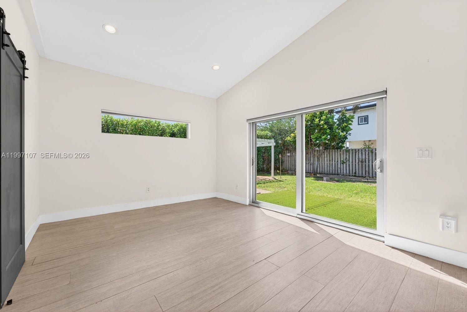 LAUDERDALE PARK 6-33 1/2 - Residential Lease