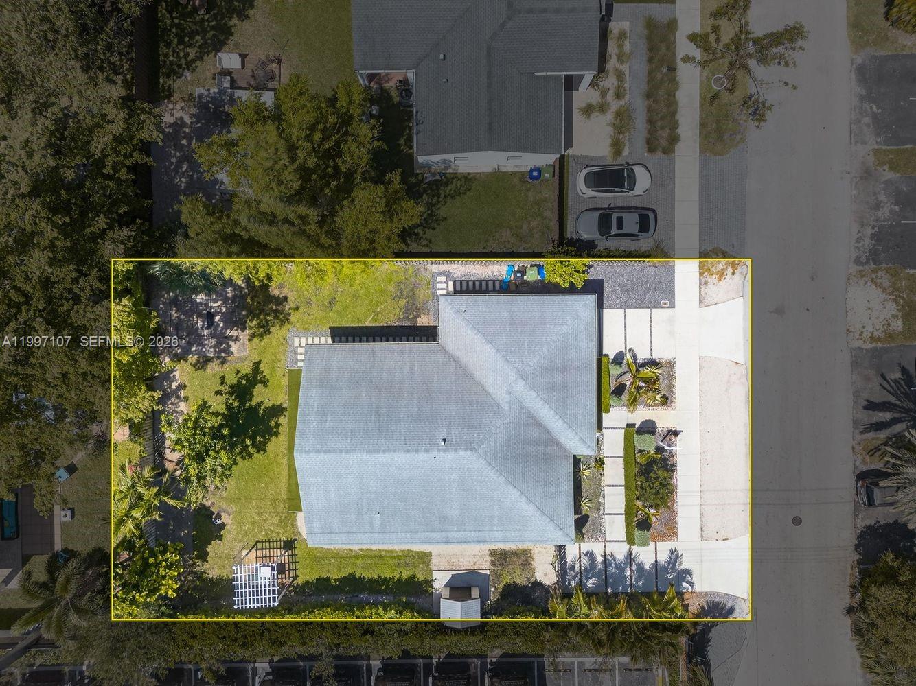 LAUDERDALE PARK 6-33 1/2 - Residential Lease