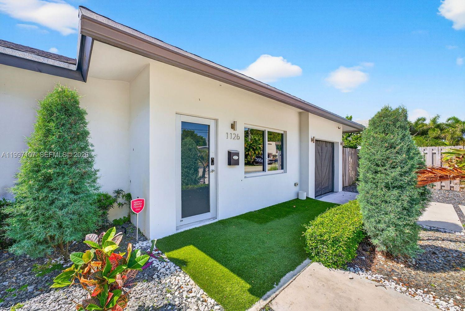 LAUDERDALE PARK 6-33 1/2 - Residential Lease