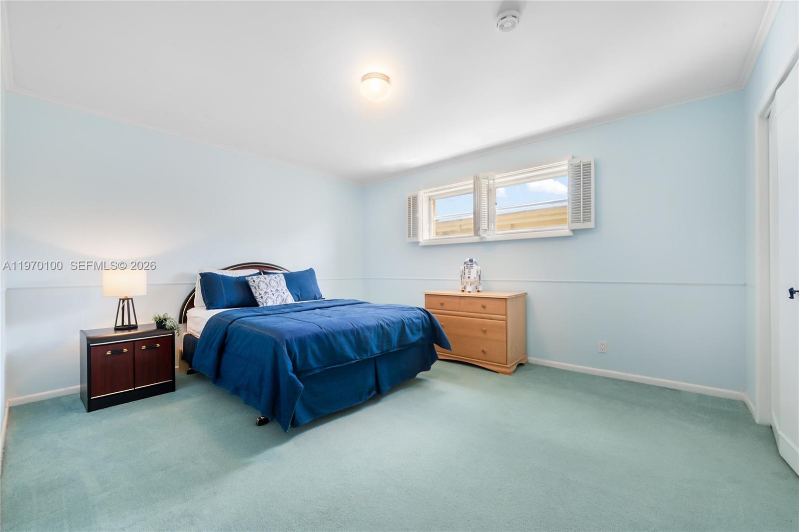 HOLLYWOOD HILLS - Residential