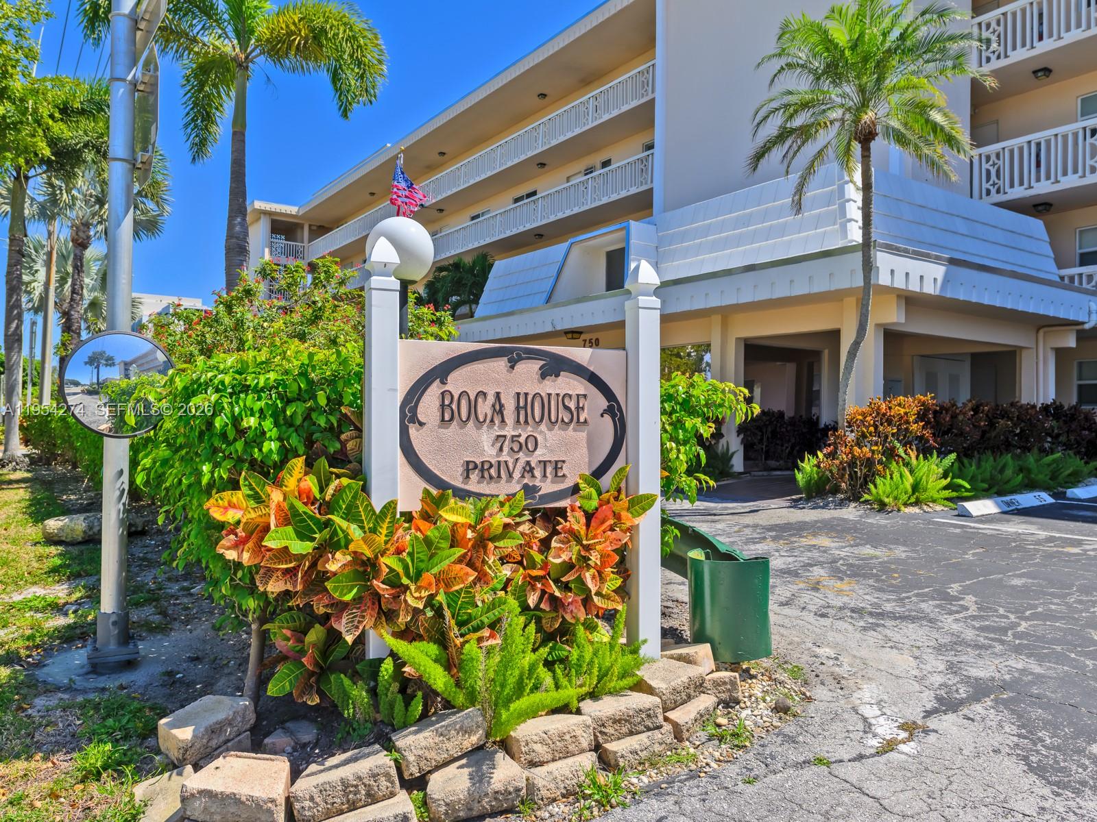 BOCA HOUSE CONDO - Residential