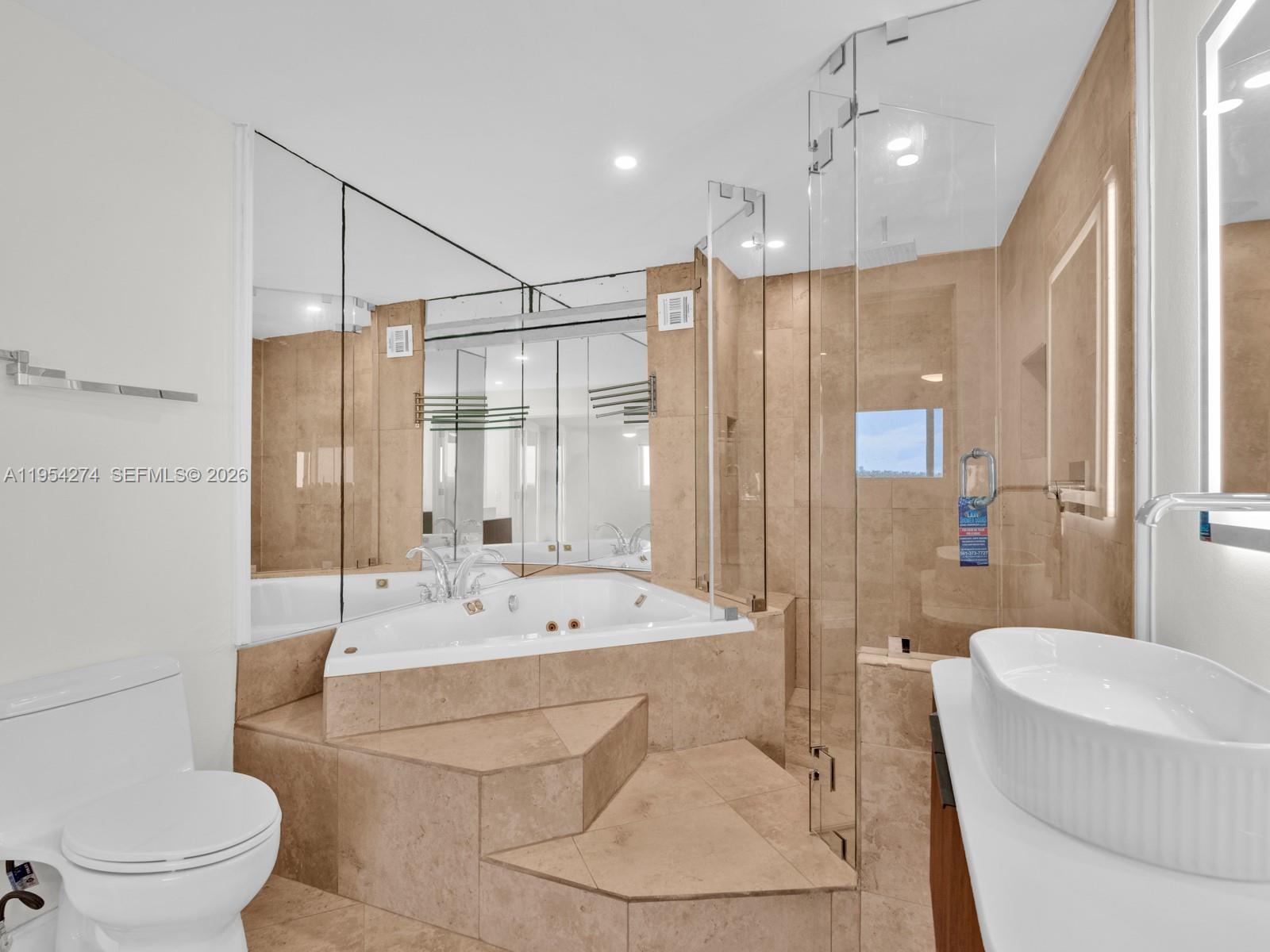 BOCA HOUSE CONDO - Residential