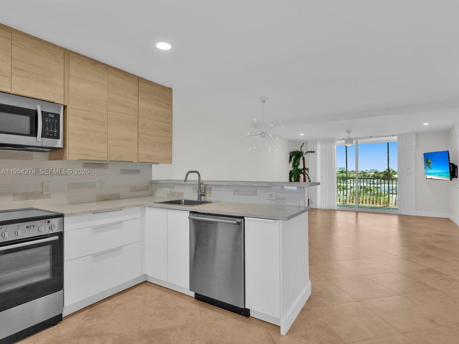 BOCA HOUSE CONDO - Residential