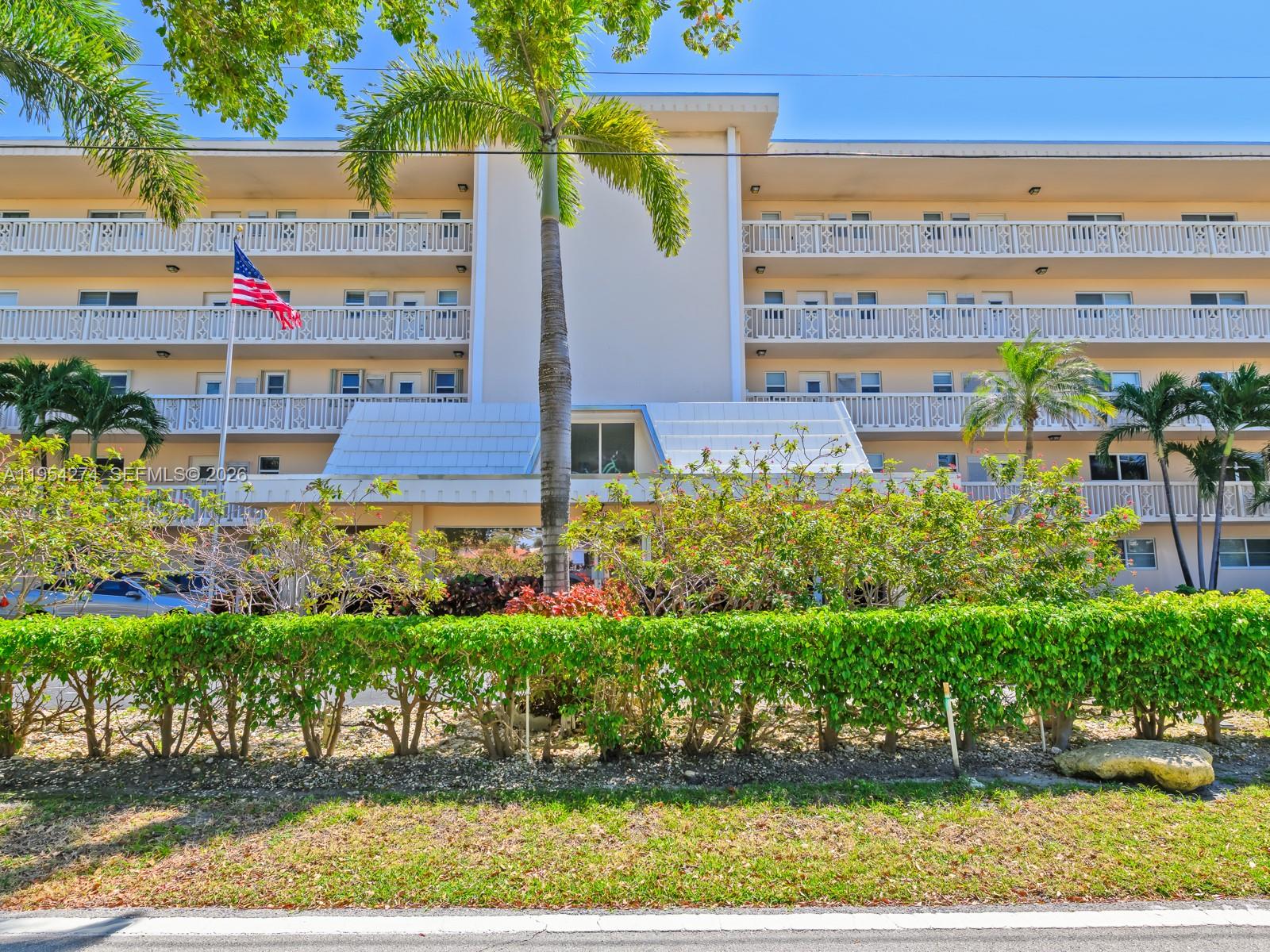 BOCA HOUSE CONDO - Residential
