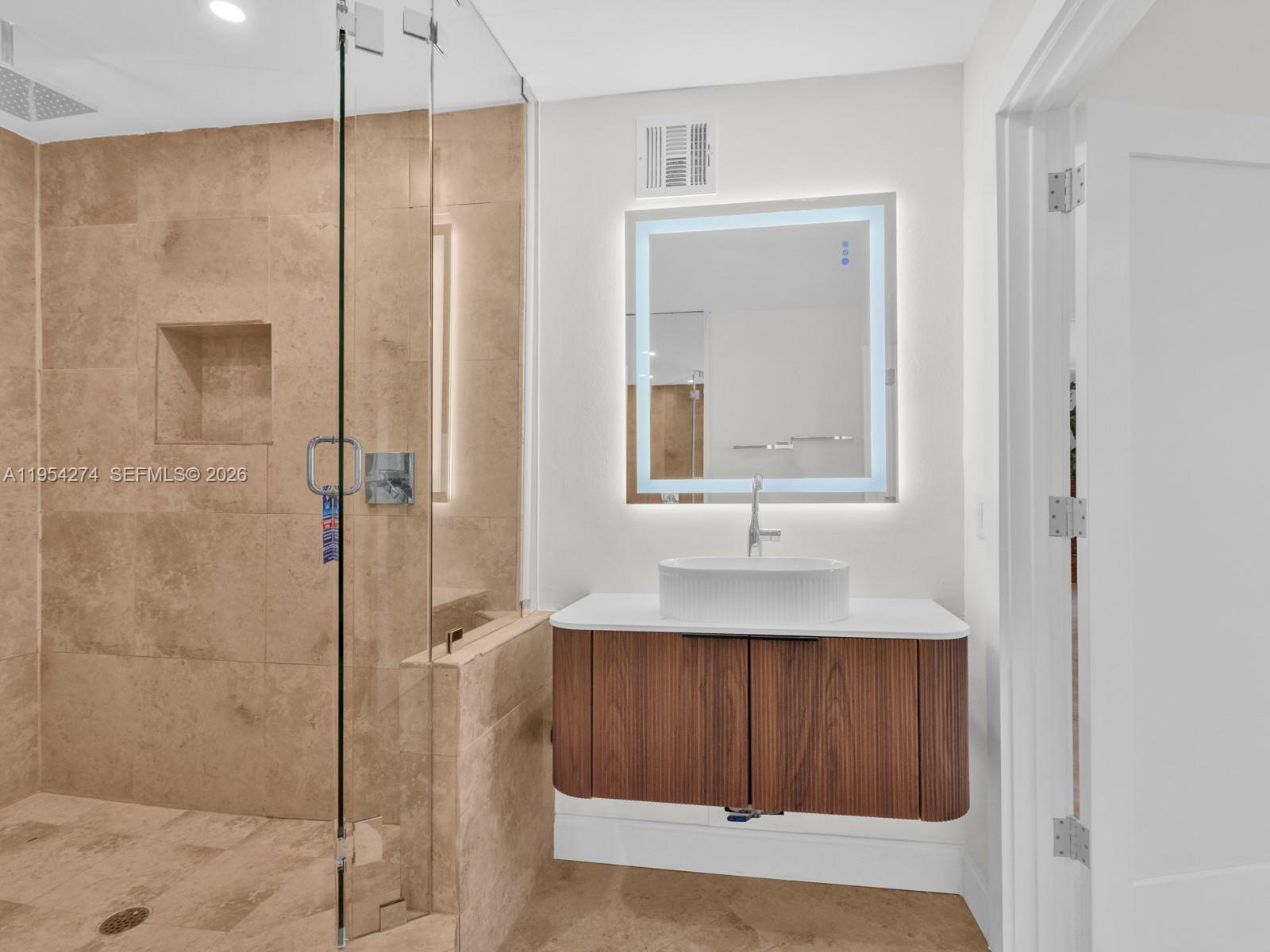 BOCA HOUSE CONDO - Residential