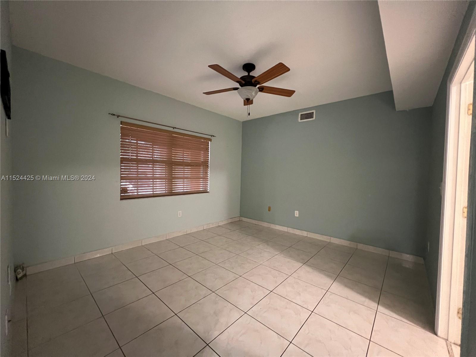 BLOSSOMS AT THE HAMMOCKS - Residential Lease