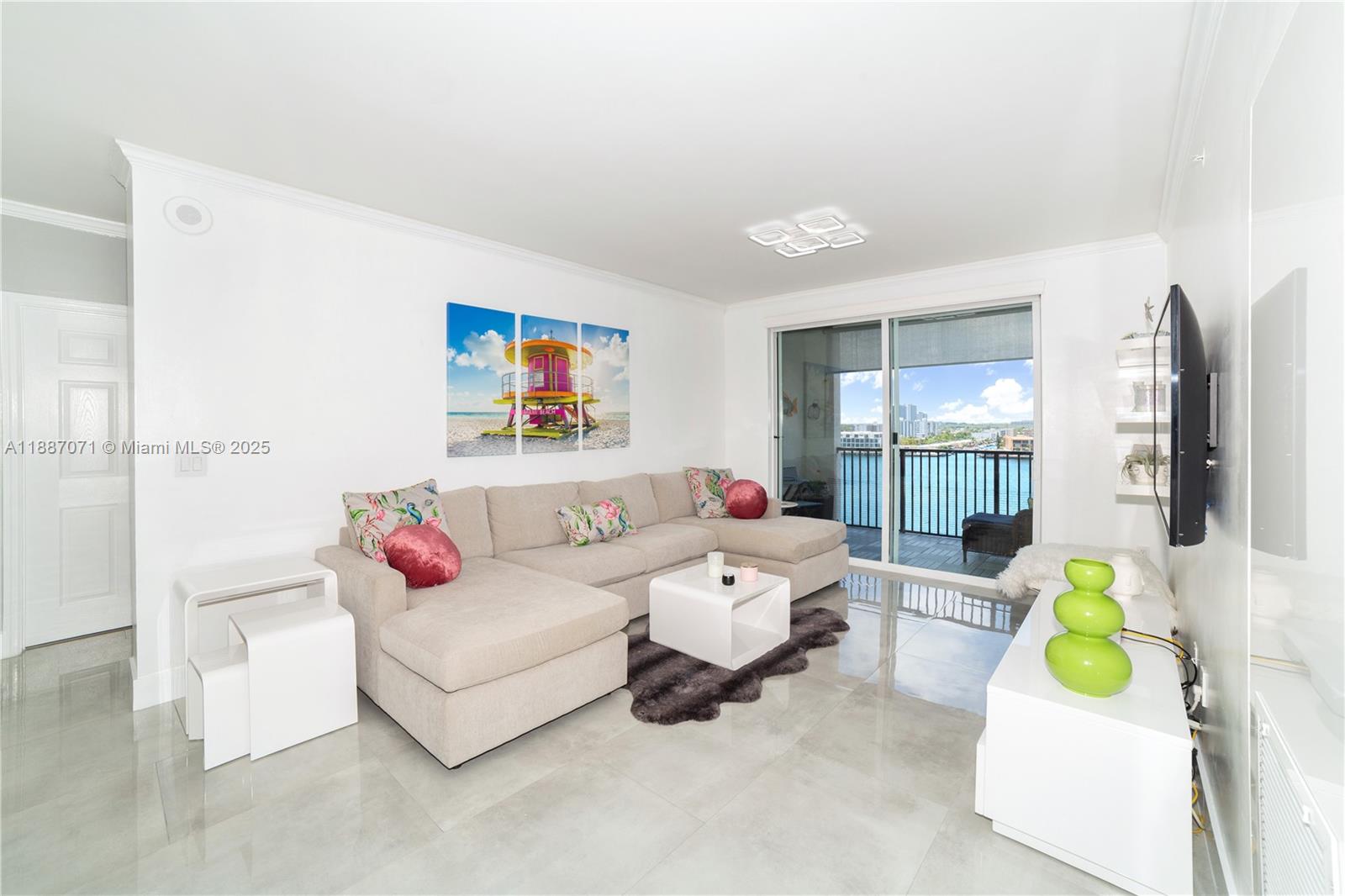 PORTO BELLAGIO CONDO - Residential
