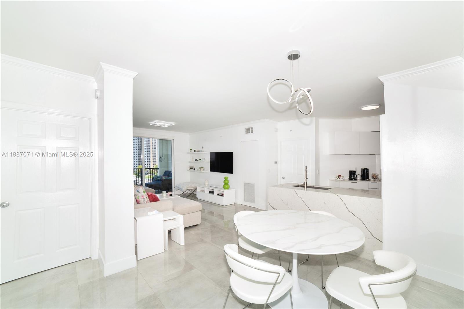 PORTO BELLAGIO CONDO - Residential