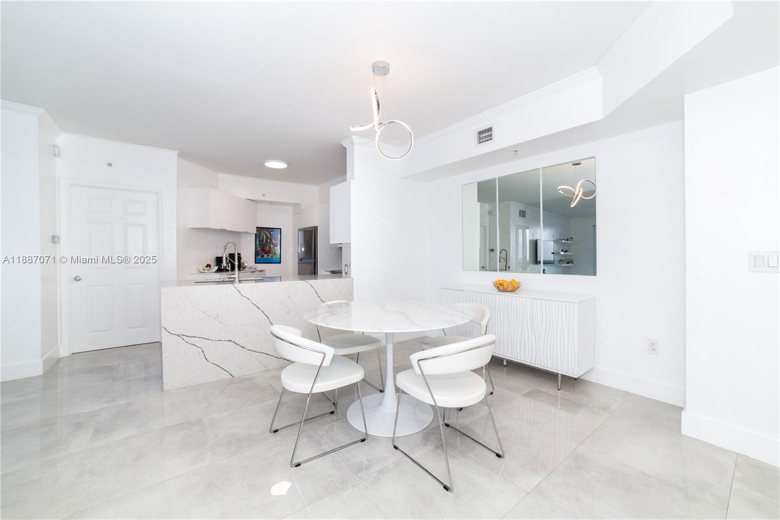 PORTO BELLAGIO CONDO - Residential