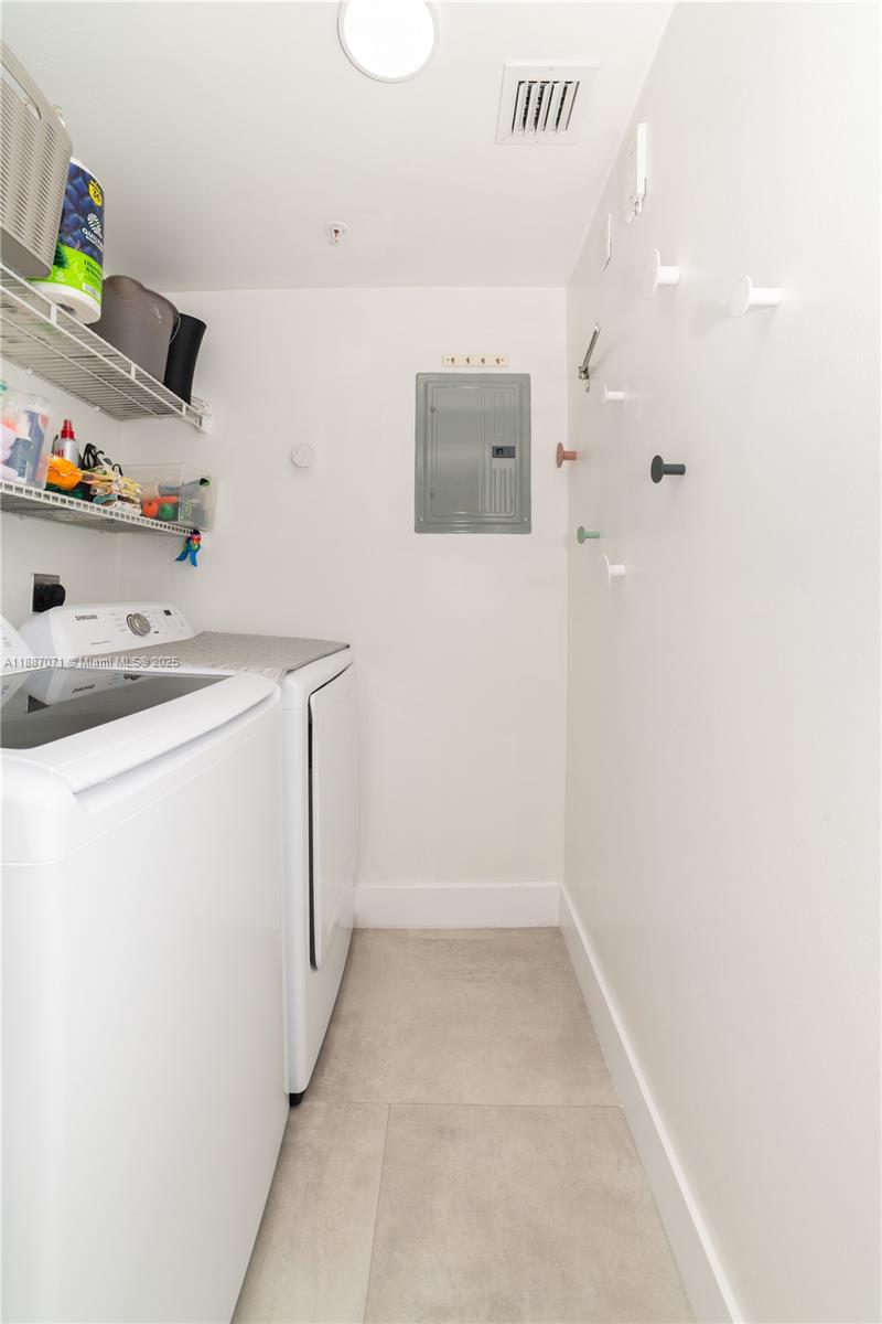 PORTO BELLAGIO CONDO - Residential