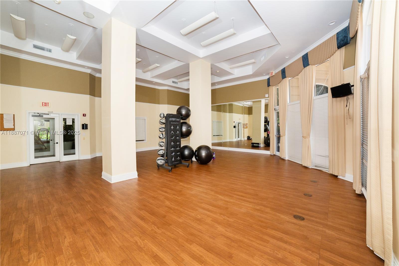 PORTO BELLAGIO CONDO - Residential