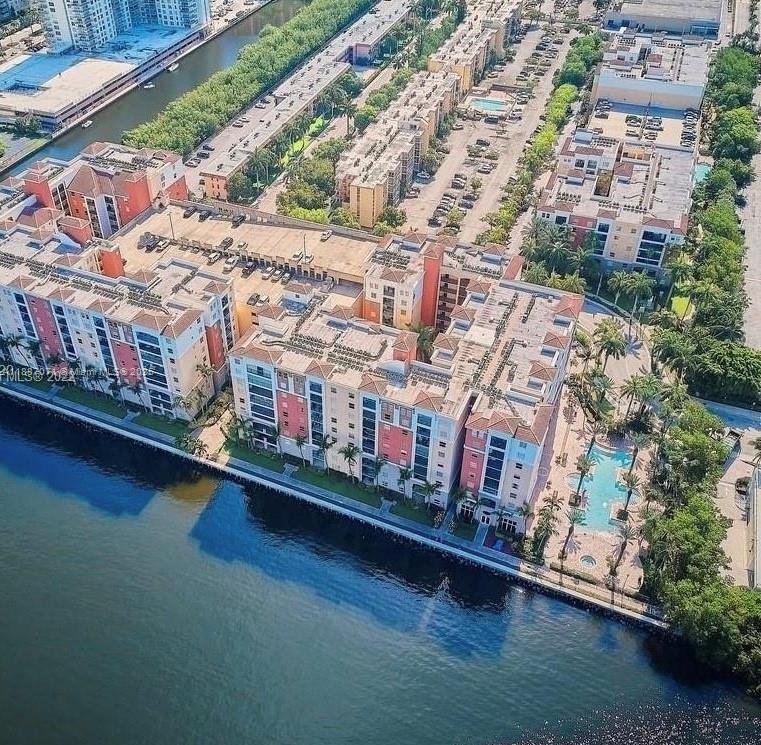 PORTO BELLAGIO CONDO - Residential