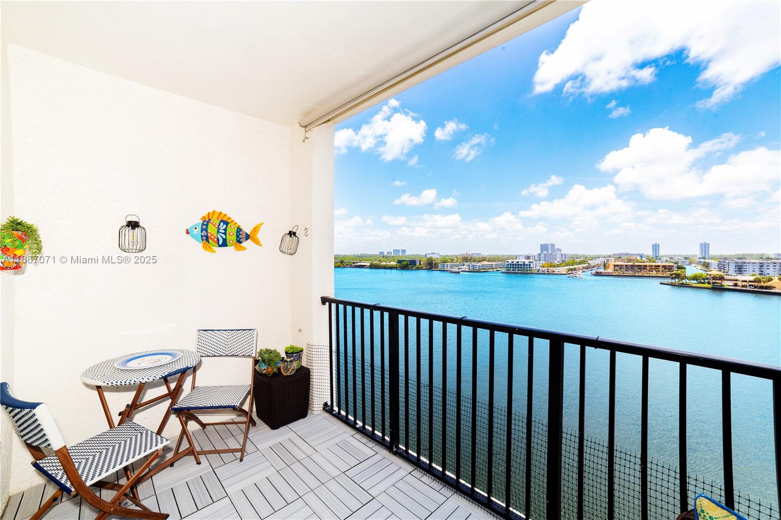 PORTO BELLAGIO CONDO - Residential