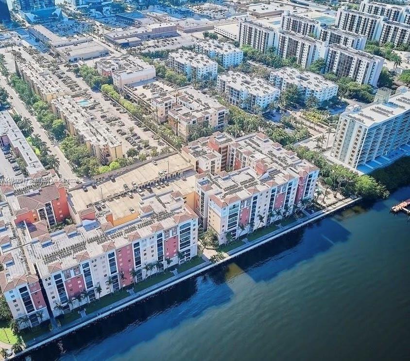 PORTO BELLAGIO CONDO - Residential