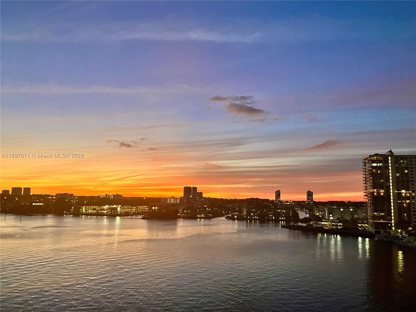 PORTO BELLAGIO CONDO - Residential