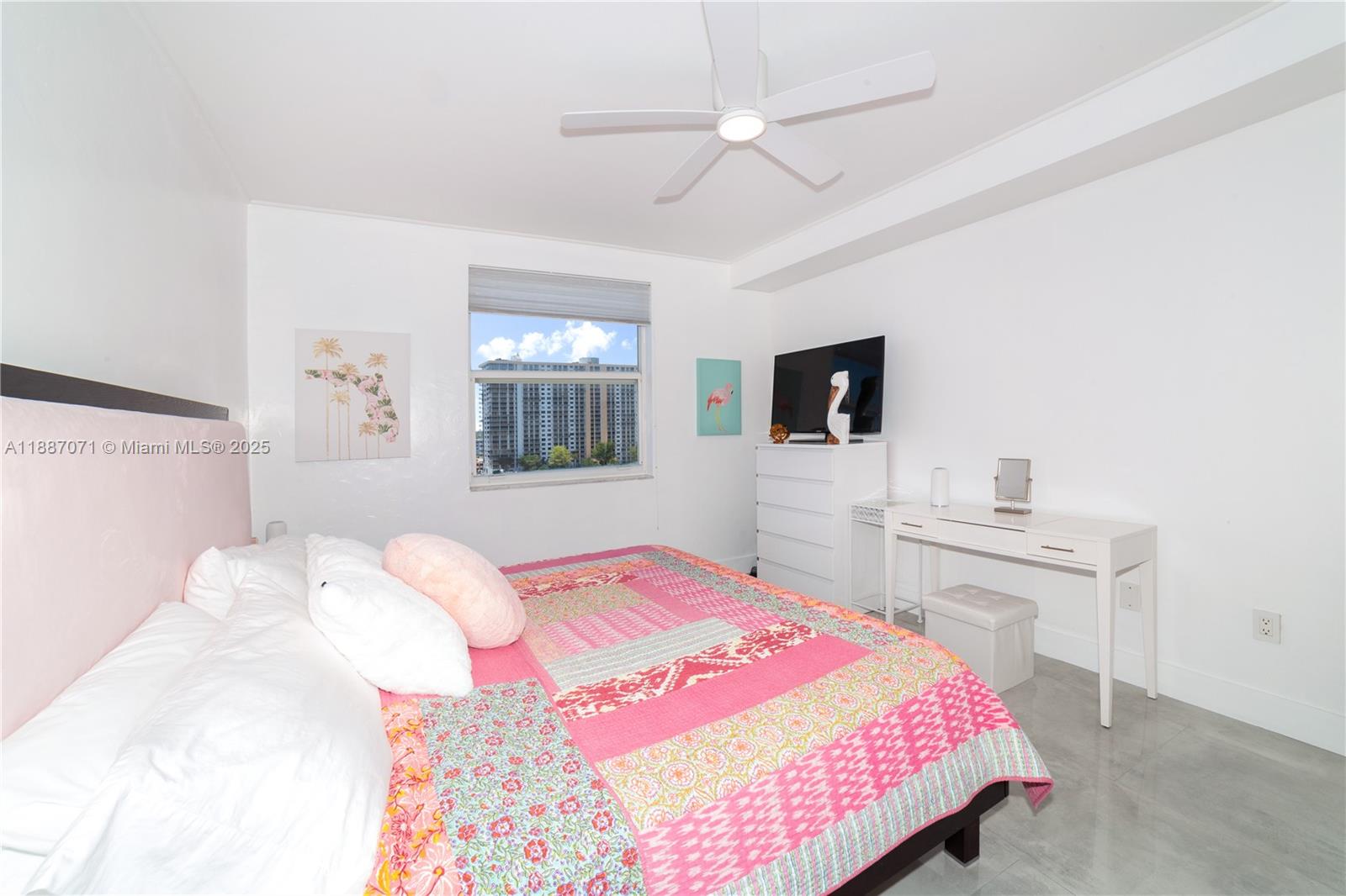PORTO BELLAGIO CONDO - Residential