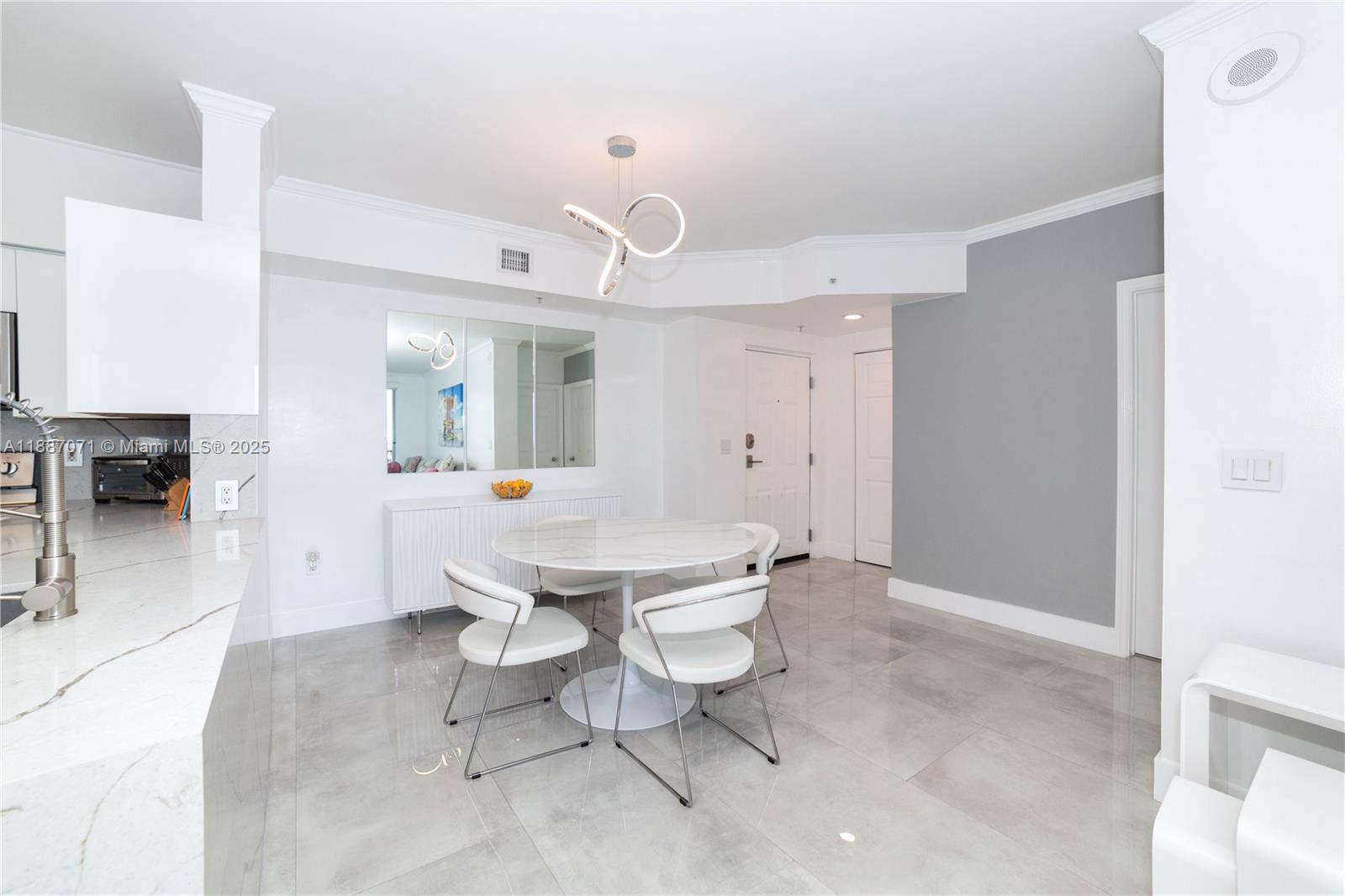 PORTO BELLAGIO CONDO - Residential