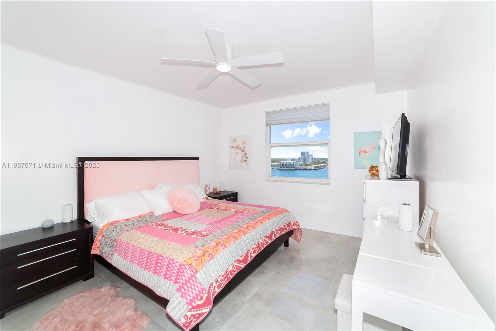 PORTO BELLAGIO CONDO - Residential