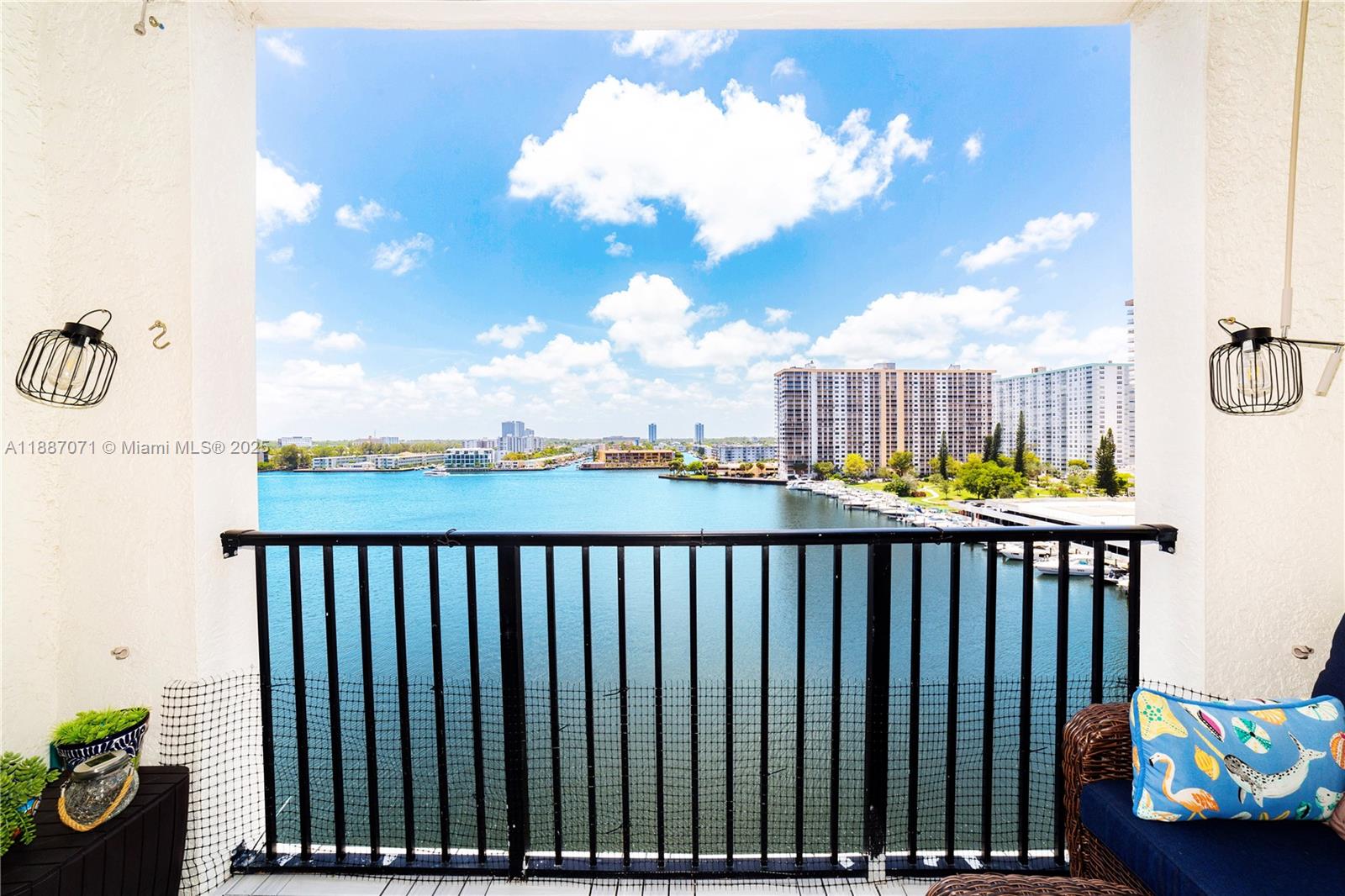 PORTO BELLAGIO CONDO - Residential