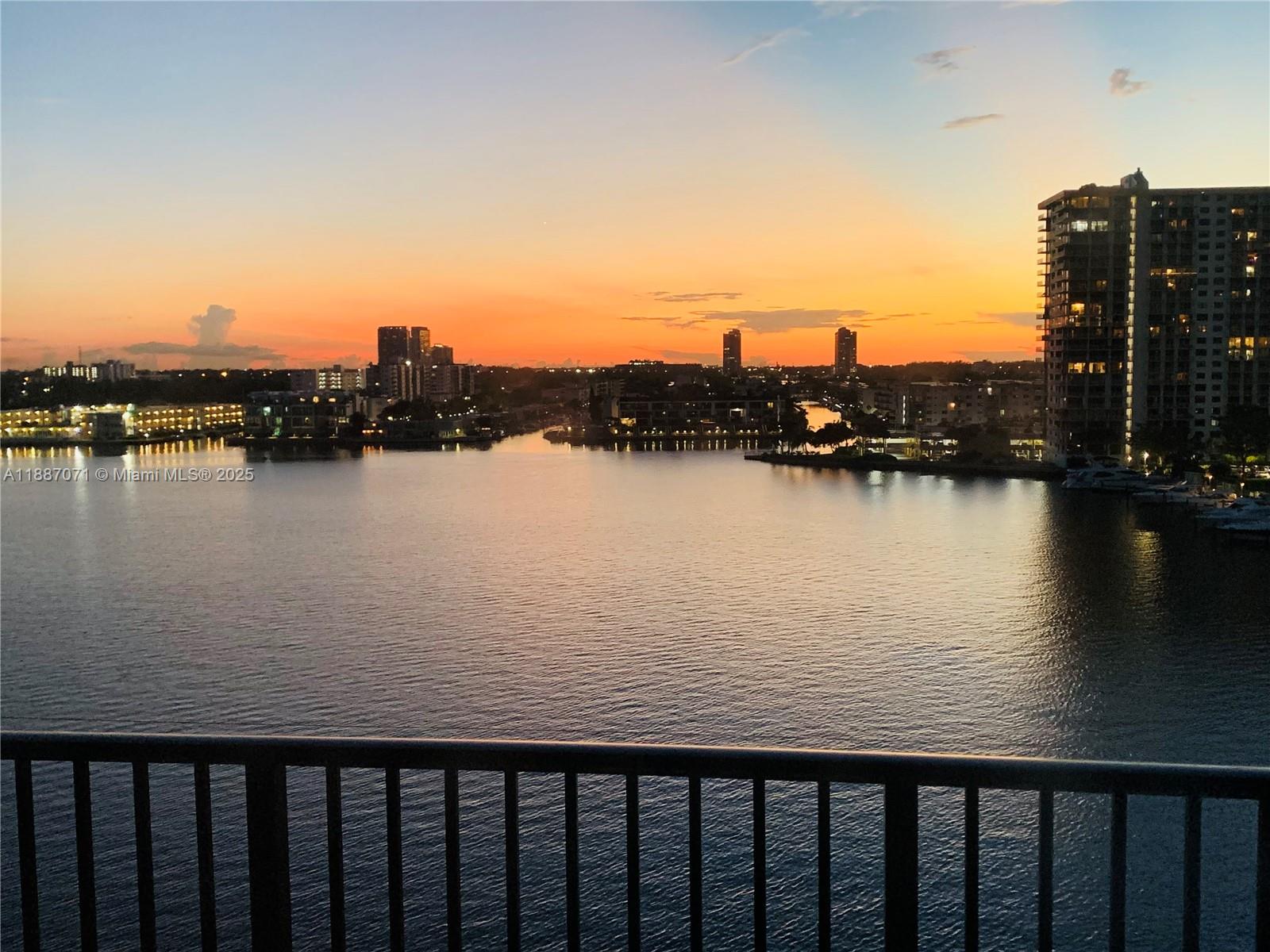 PORTO BELLAGIO CONDO - Residential